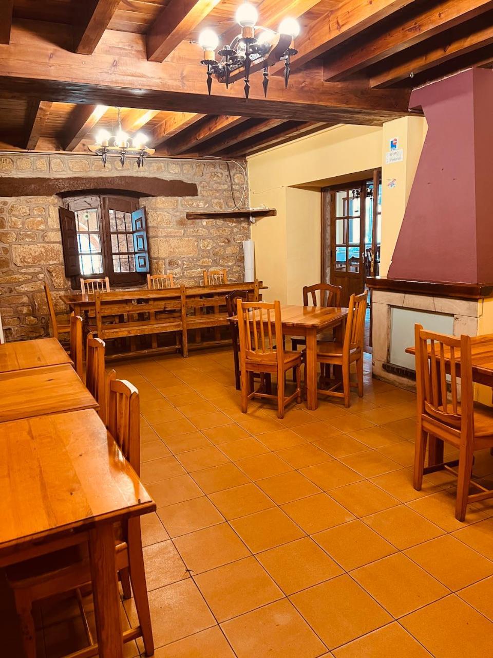 Regumiel de la Sierra Albergue Pinares - La Casona De Revenga מראה חיצוני תמונה