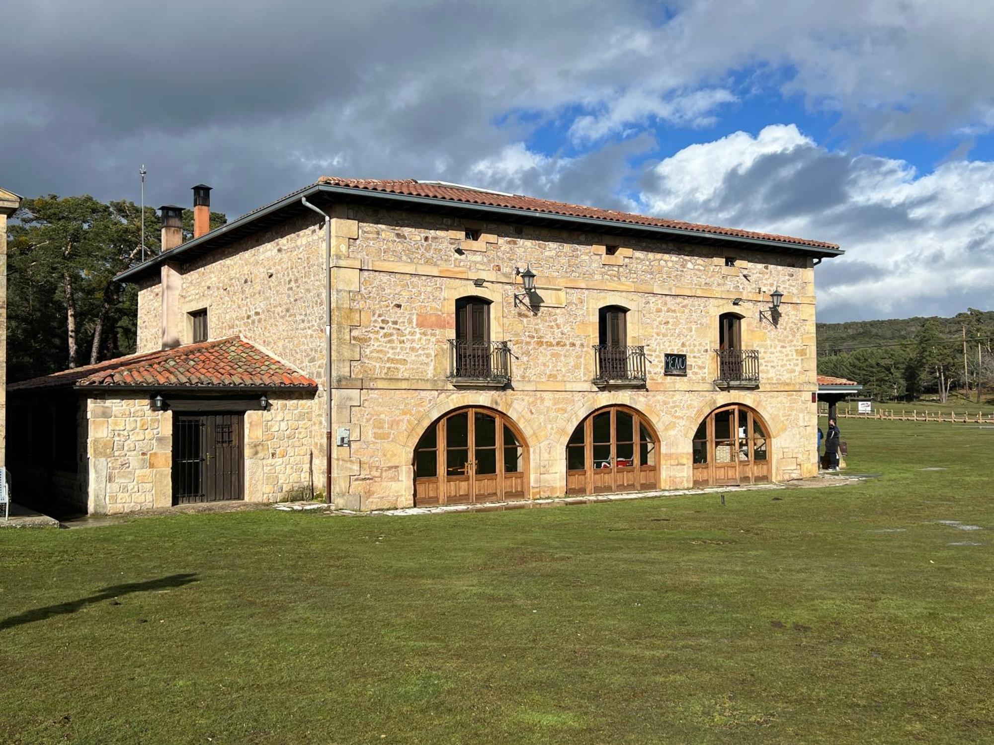 Regumiel de la Sierra Albergue Pinares - La Casona De Revenga מראה חיצוני תמונה