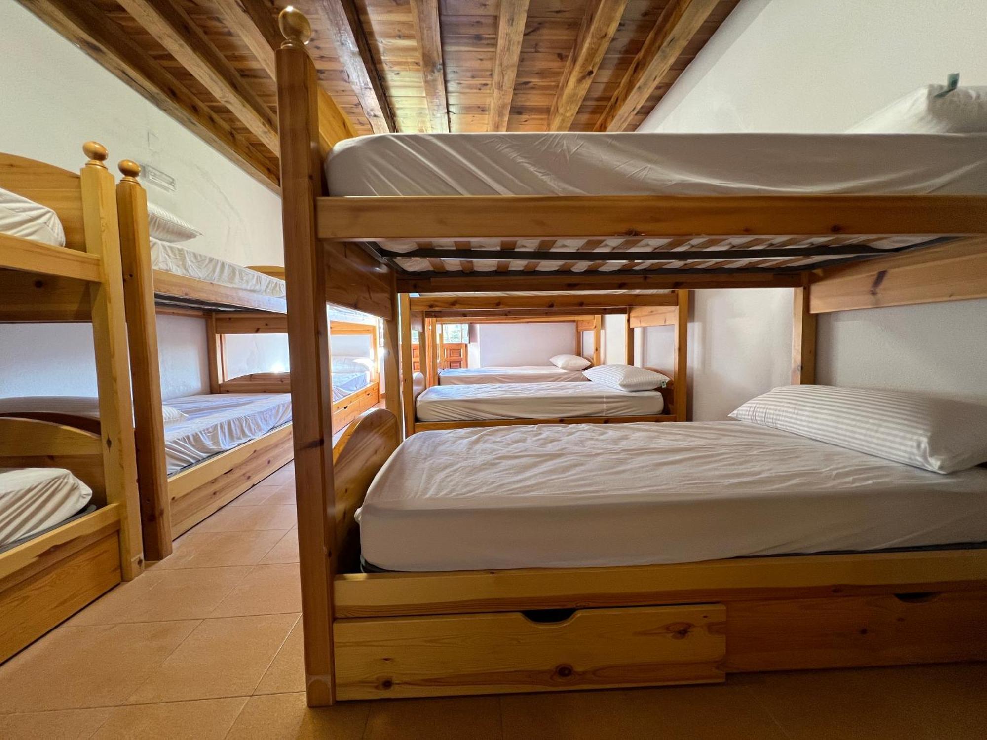 Regumiel de la Sierra Albergue Pinares - La Casona De Revenga מראה חיצוני תמונה